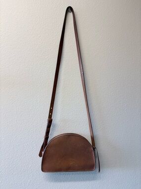 MADEWELL The Simple Half-Moon Crossbody  Brown Leather Purse